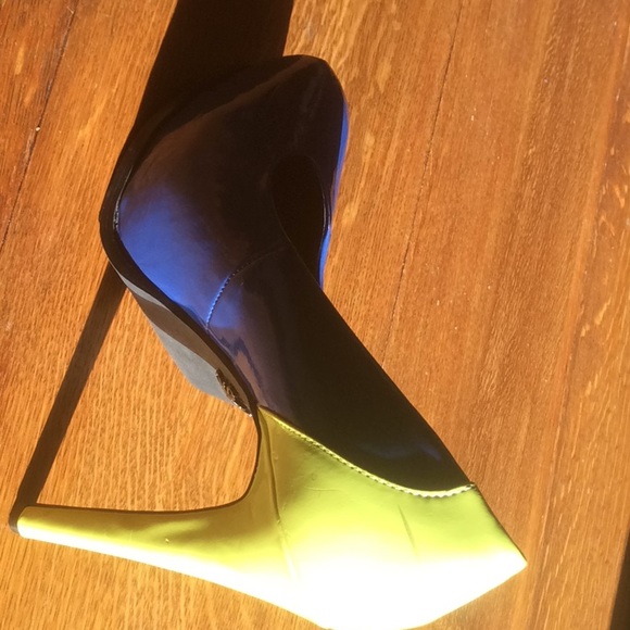 High, high heel royal blue upper, lemon heels. - Picture 3 of 3